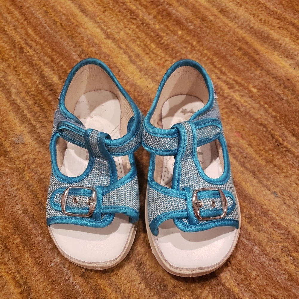 Naturino sandals - size 24 or size 7 - 7.5 US